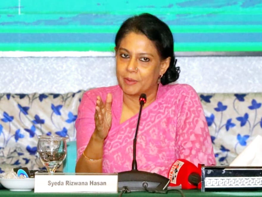 Environment Ministry’s initiative to remove buses and trucks older than 20 and 25 years respectively from roads